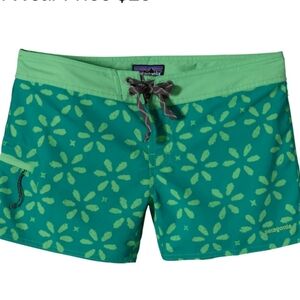 patagonia womens Wavefarer Board Shorts green 6